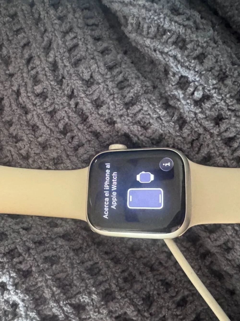 Apple - Watch Series 7 GPS + Cellular, 41mm Starlight Aluminum & Starlight Band